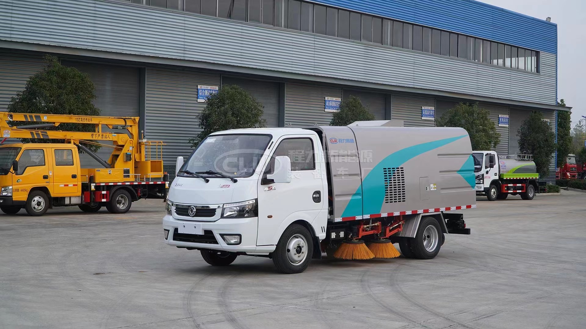东风纯电动新能源2.5立方扫路车