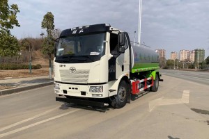 解放13-15立方洒水车（可加雾炮）