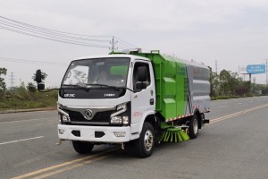 东风小多利卡8吨洗扫车（包上京牌）