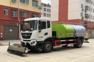 东风天锦11立方路面高压清洗车