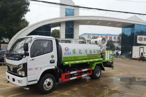 东风多利卡5吨雾炮洒水车（包上京牌）