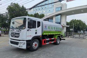 东风多利卡12-15吨雾炮洒水车（京牌）