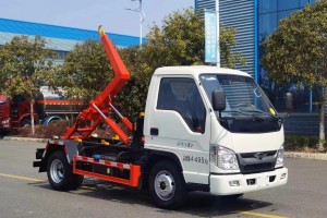 福田3-4立方钩臂式垃圾车