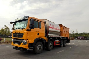 重汽前四后八同步碎石封层车